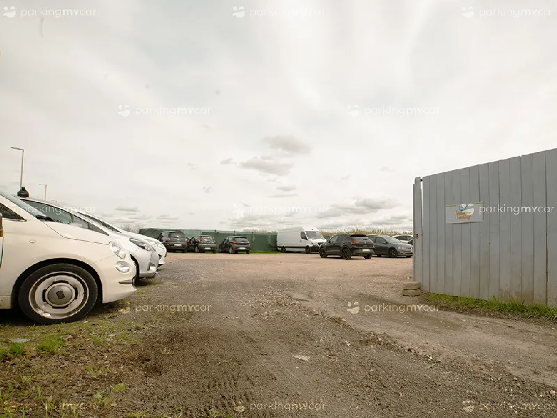 Parking And Go - Aeroporto Roma Fiumicino Posti auto scoperti Parking And Go - Aeroporto Roma Fiumicino