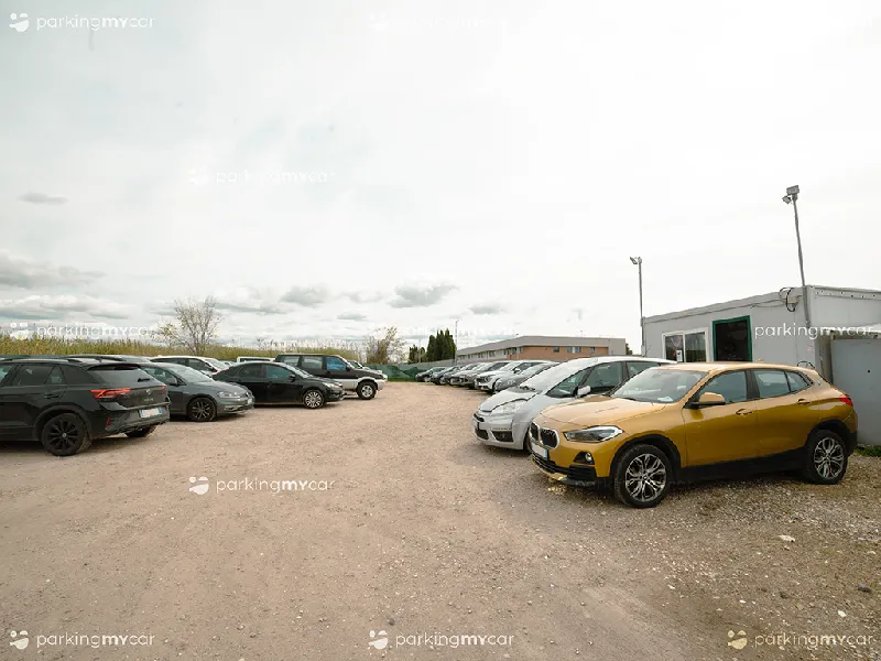 Parking And Go - Aeroporto Roma Fiumicino Posti auto scoperti Parking And Go - Aeroporto Roma Fiumicino