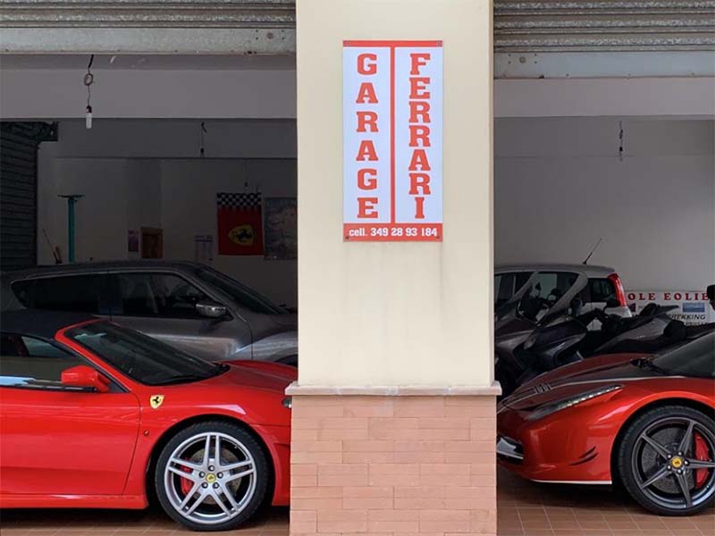 Garage Ferrari - Porto Milazzo Ferrari parcheggiate presso Garage Ferrari - Porto Milazzo
