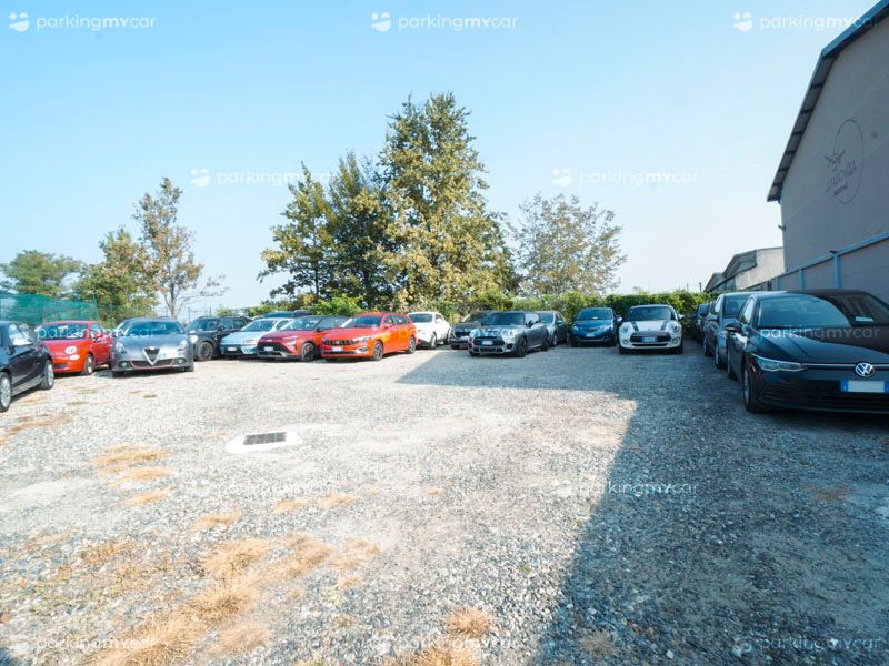 La Manovella Parking - Aeroporto Torino Posti auto scoperti La Manovella Parking - Aeroporto Torino