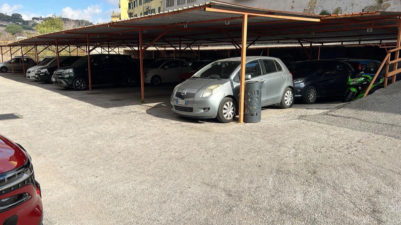 Autorimessa Materdei - Napoli centro città Parcheggi sotto tettoia Autorimessa Materdei - Napoli centro città