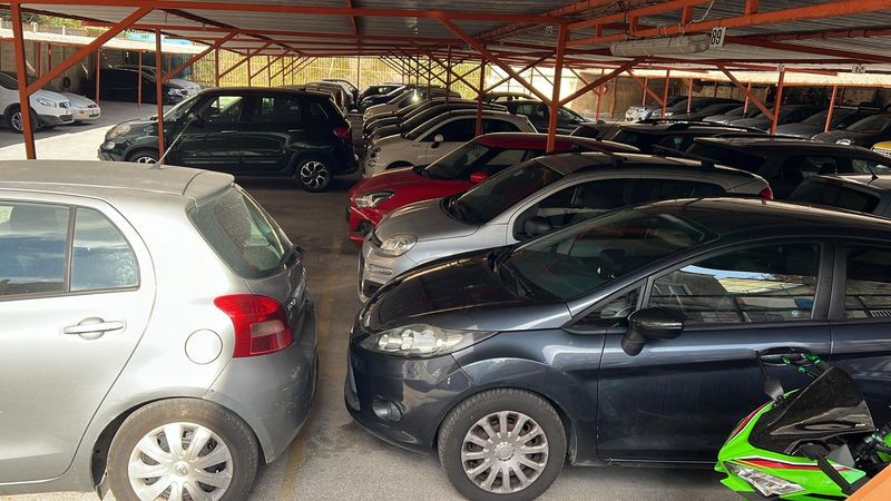 Autorimessa Materdei - Napoli centro città Autovettura parcheggiate presso Autorimessa Materdei - Napoli centro città