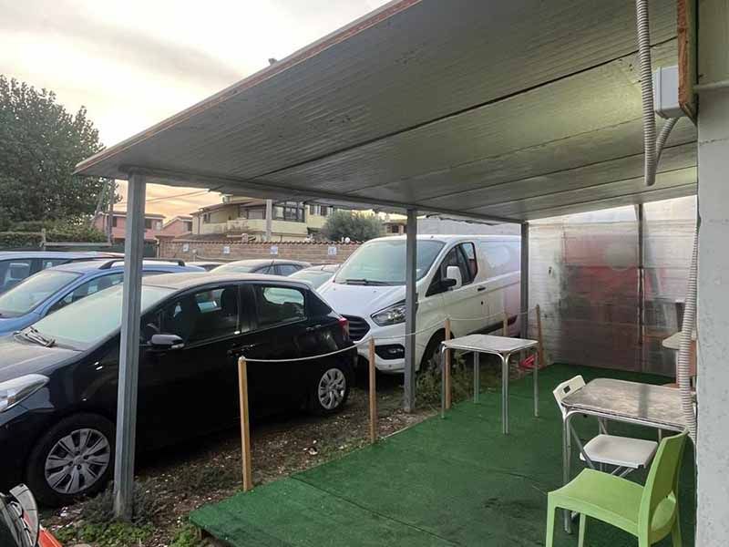 Gate 23 Parking - Aeroporto Fiumicino Sala di attesa Gate 23 Parking - Aeroporto Fiumicino