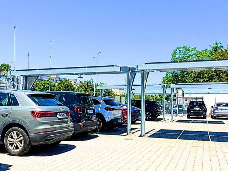 Campo's Family Park - Porto Bari Posti auto sotto tettoia Campo's Family Park - Porto Bari